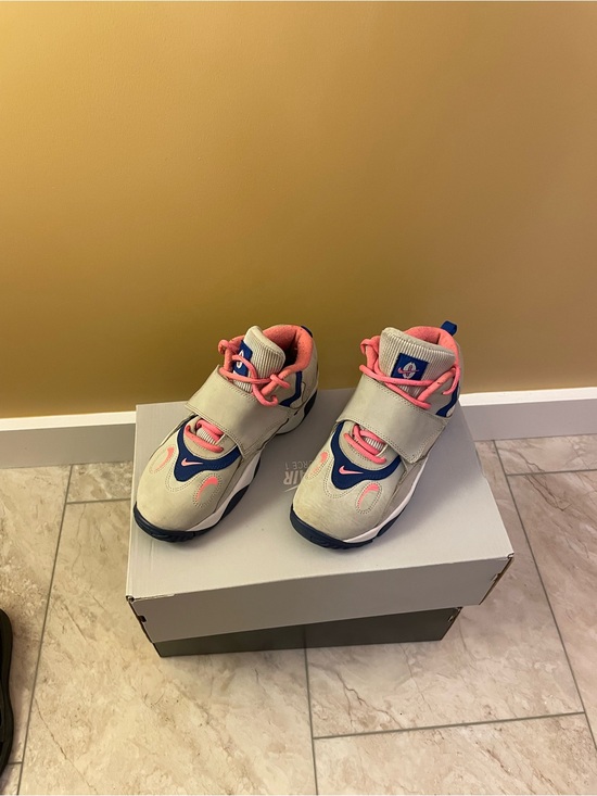 Nike Other - Nike Kids Pink and Blue With Strap no to tie ware. (Youth 3)